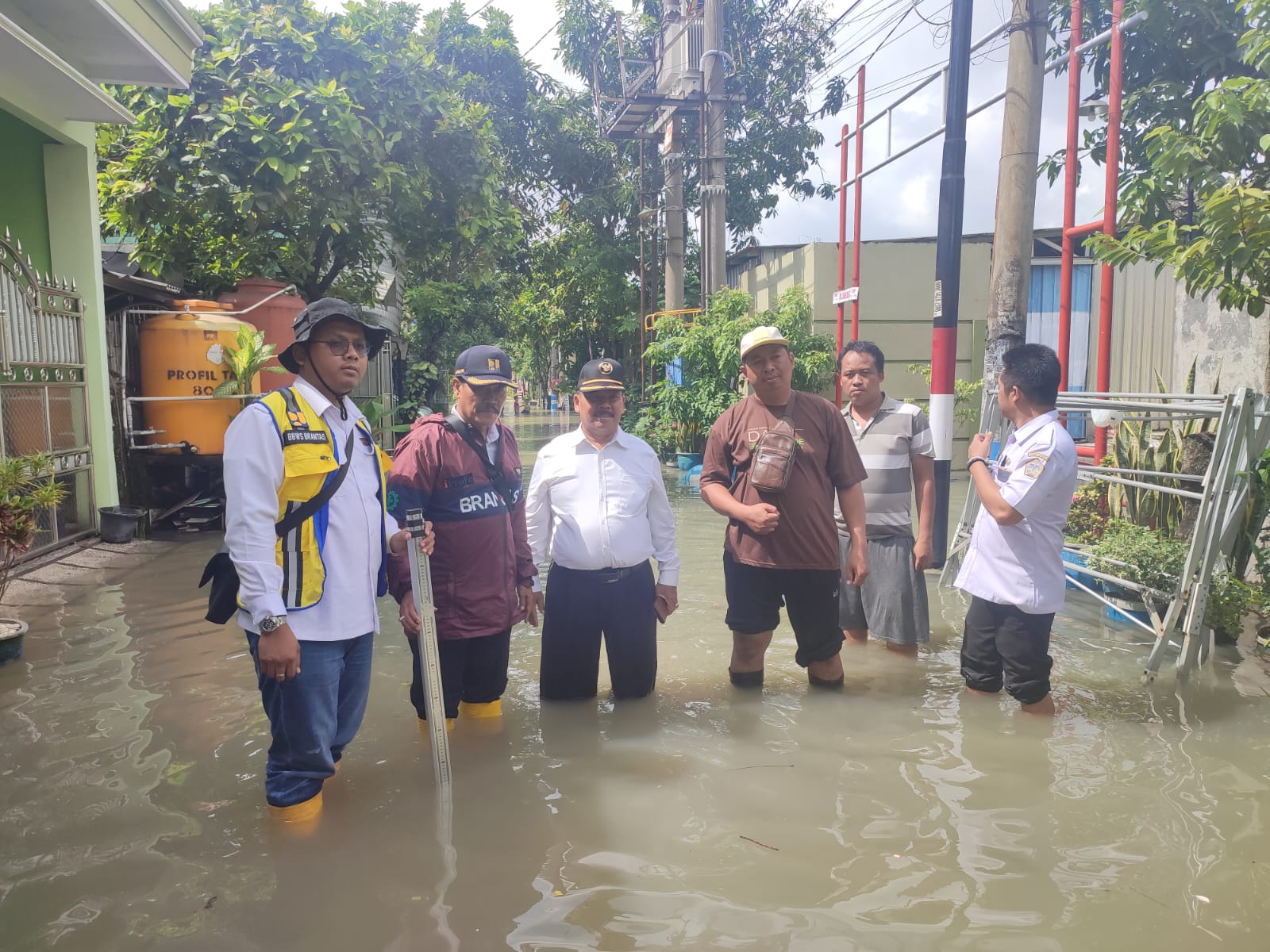 Banjir Tenggelamkan Desa Sumput, FPSR Tuding Dinas PUTR Gresik Tidak Peka